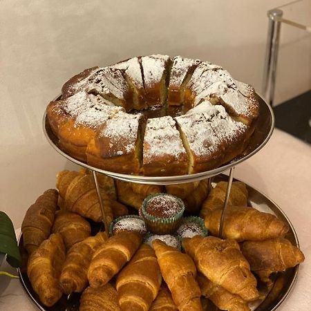 Crown Boutique Hotel Durrës Eksteriør bilde