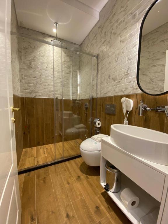 Crown Boutique Hotel Durrës Eksteriør bilde