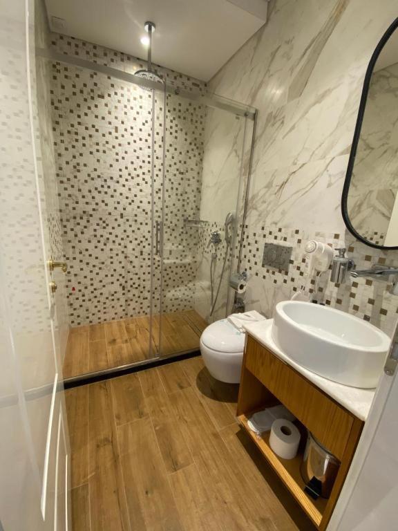 Crown Boutique Hotel Durrës Eksteriør bilde