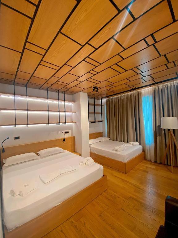 Crown Boutique Hotel Durrës Eksteriør bilde