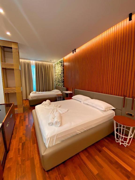 Crown Boutique Hotel Durrës Eksteriør bilde