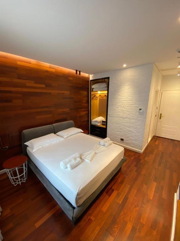 Crown Boutique Hotel Durrës Eksteriør bilde