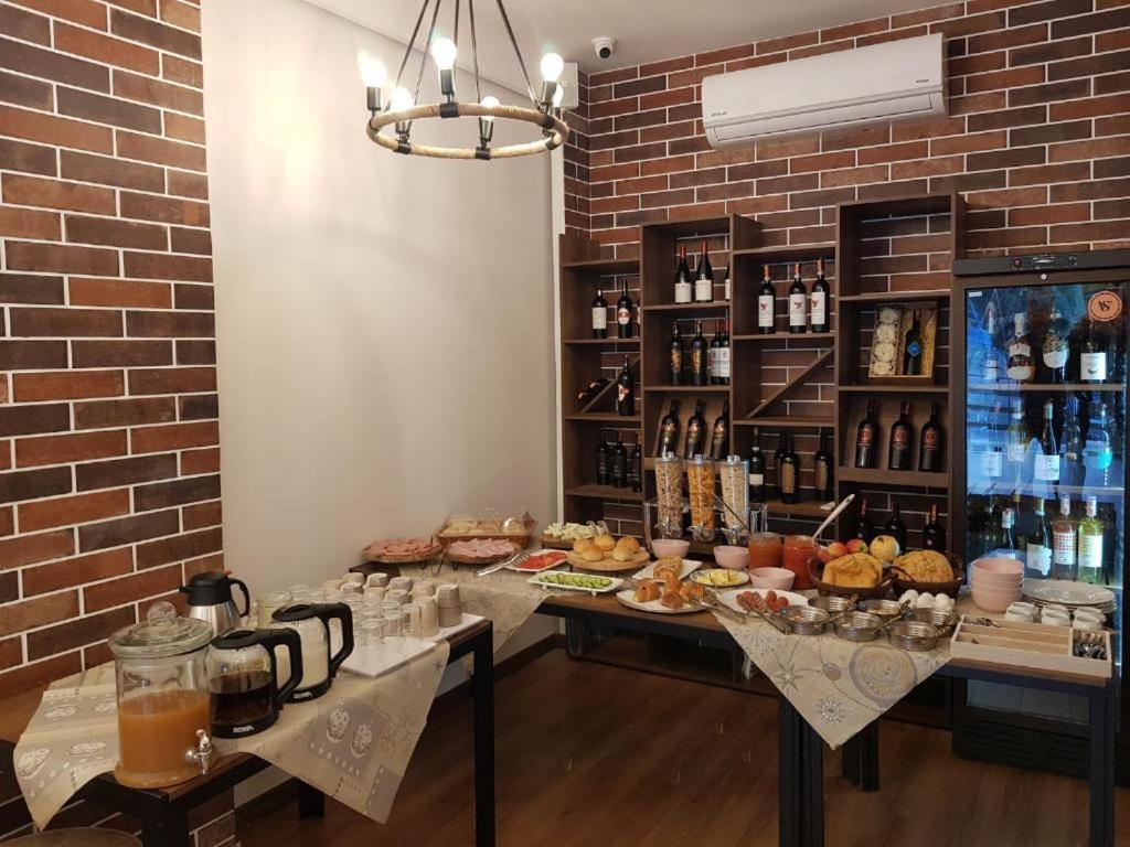 Crown Boutique Hotel Durrës Eksteriør bilde